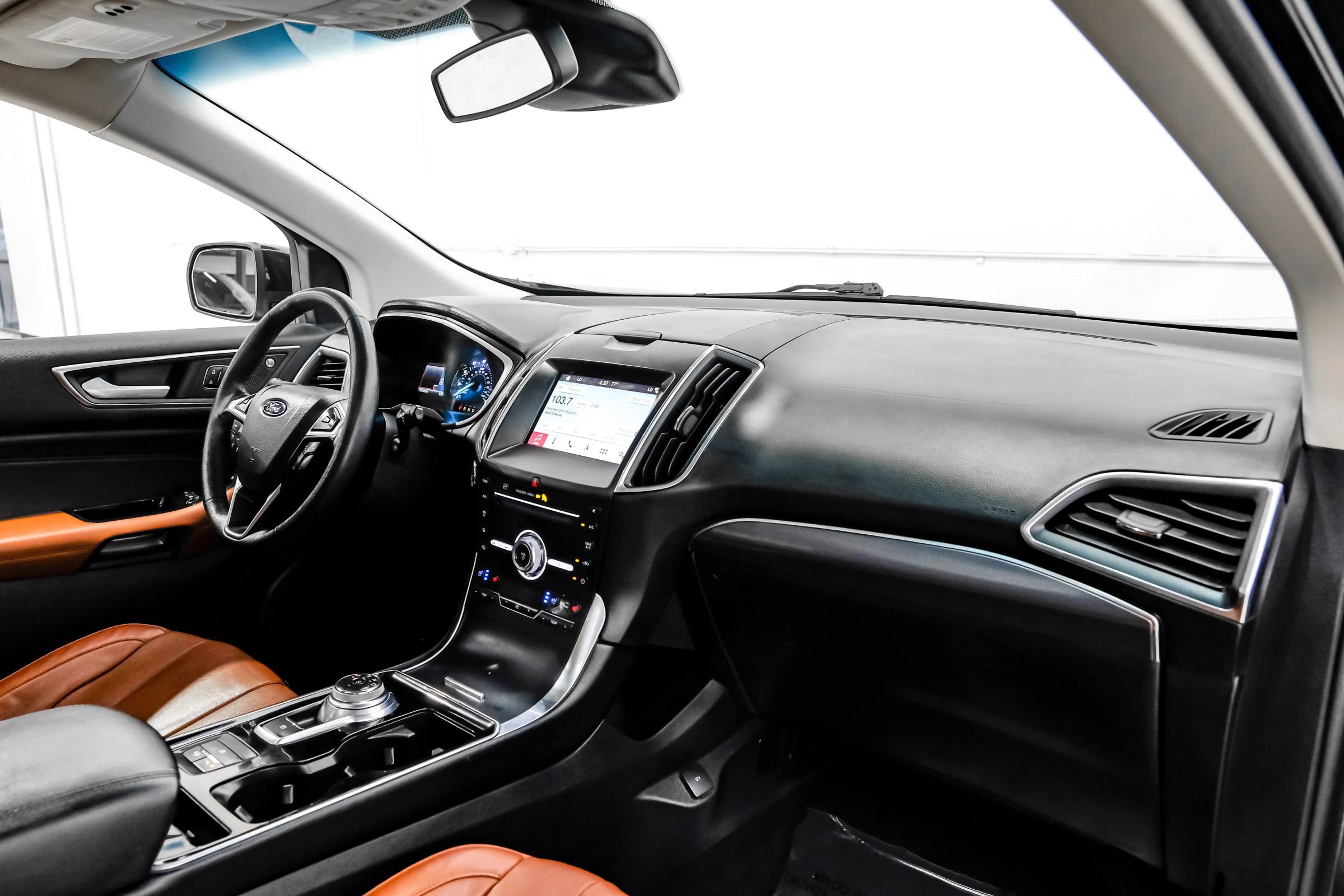 Used 2019 Ford Edge Titanium w/ Equipment Group 301A FWD image 19