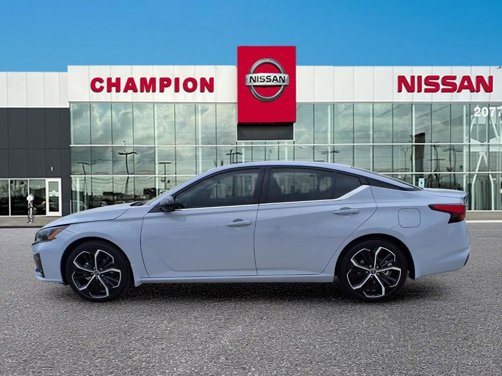 New 2026 Nissan Altima 2.5 SR w/ SR Premium Package FWD image 4