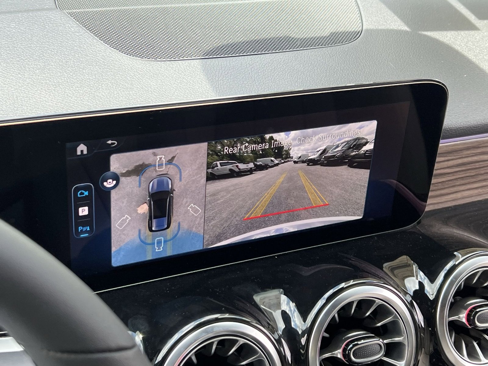 New 2026 Mercedes-Benz GLB 250 4MATIC image 24