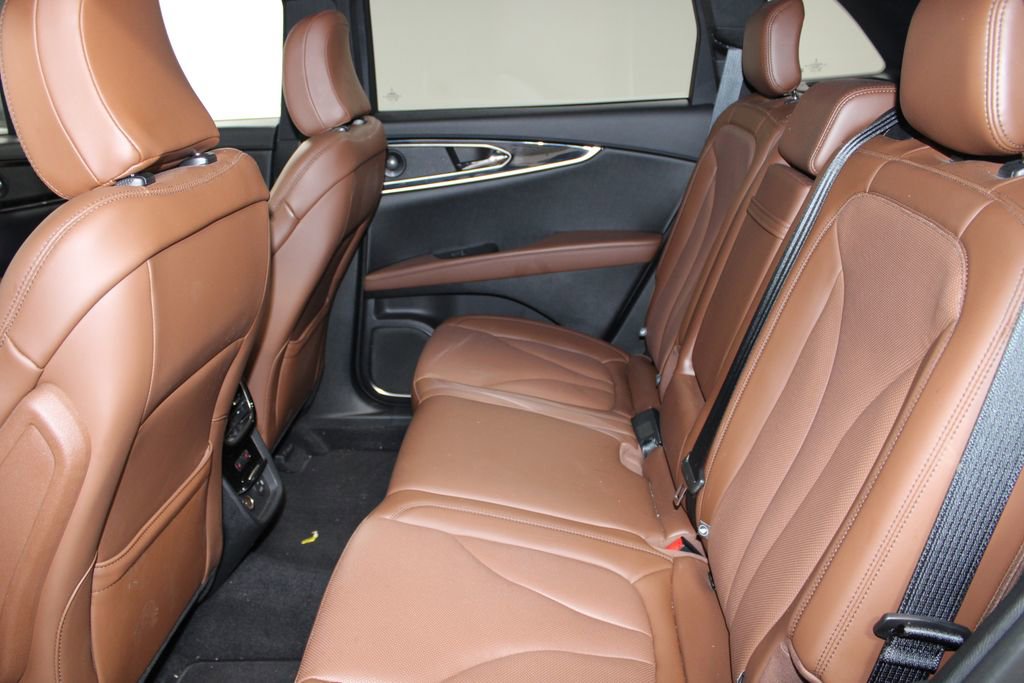 Used 2022 Lincoln Nautilus Reserve w/ Equipment Group 201A image 21