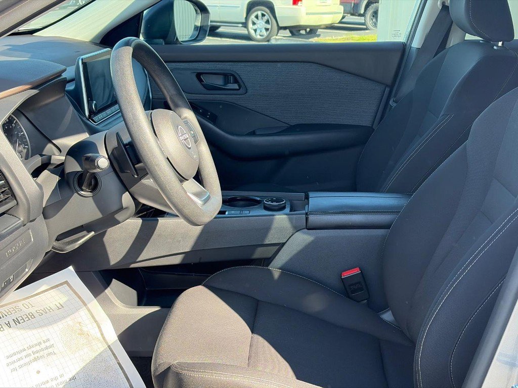 Used 2023 Nissan Rogue S AWD/4WD image 18