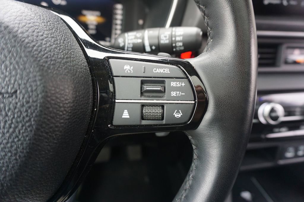 Used 2024 Honda Pilot Elite image 9