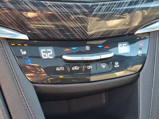 Used 2025 Cadillac XT6 Premium Luxury image 16