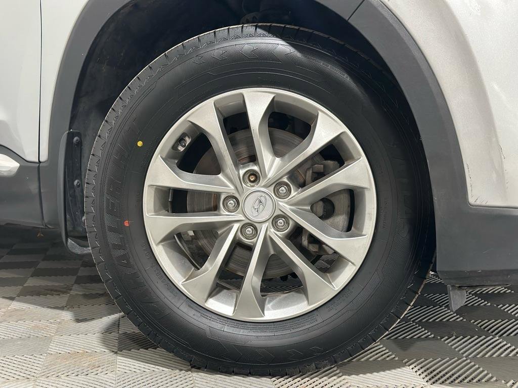 Used 2020 Hyundai Santa Fe SE FWD image 36