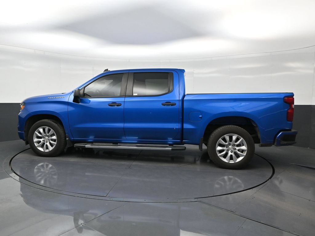 Used 2022 Chevrolet Silverado 1500 Custom RWD image 2