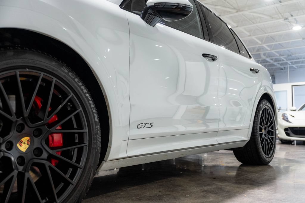 Used 2021 Porsche Cayenne GTS AWD/4WD image 32