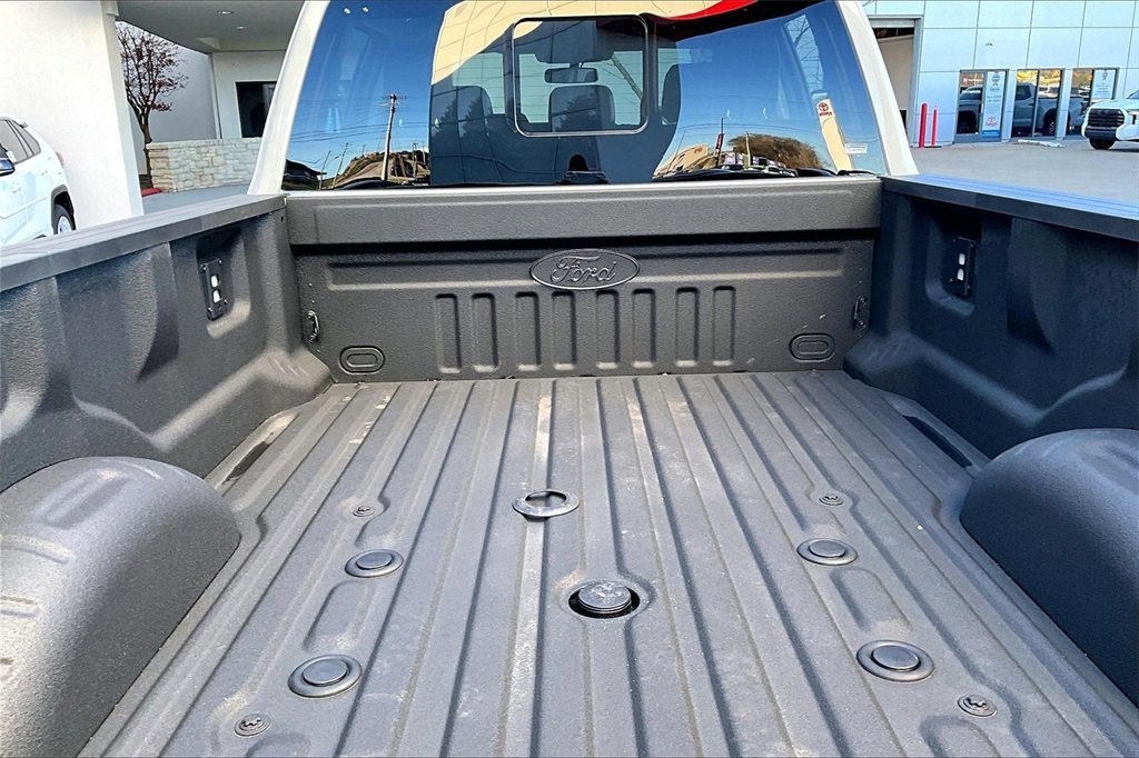 Used 2025 Ford F250 Lariat w/ Black Appearance Package image 26