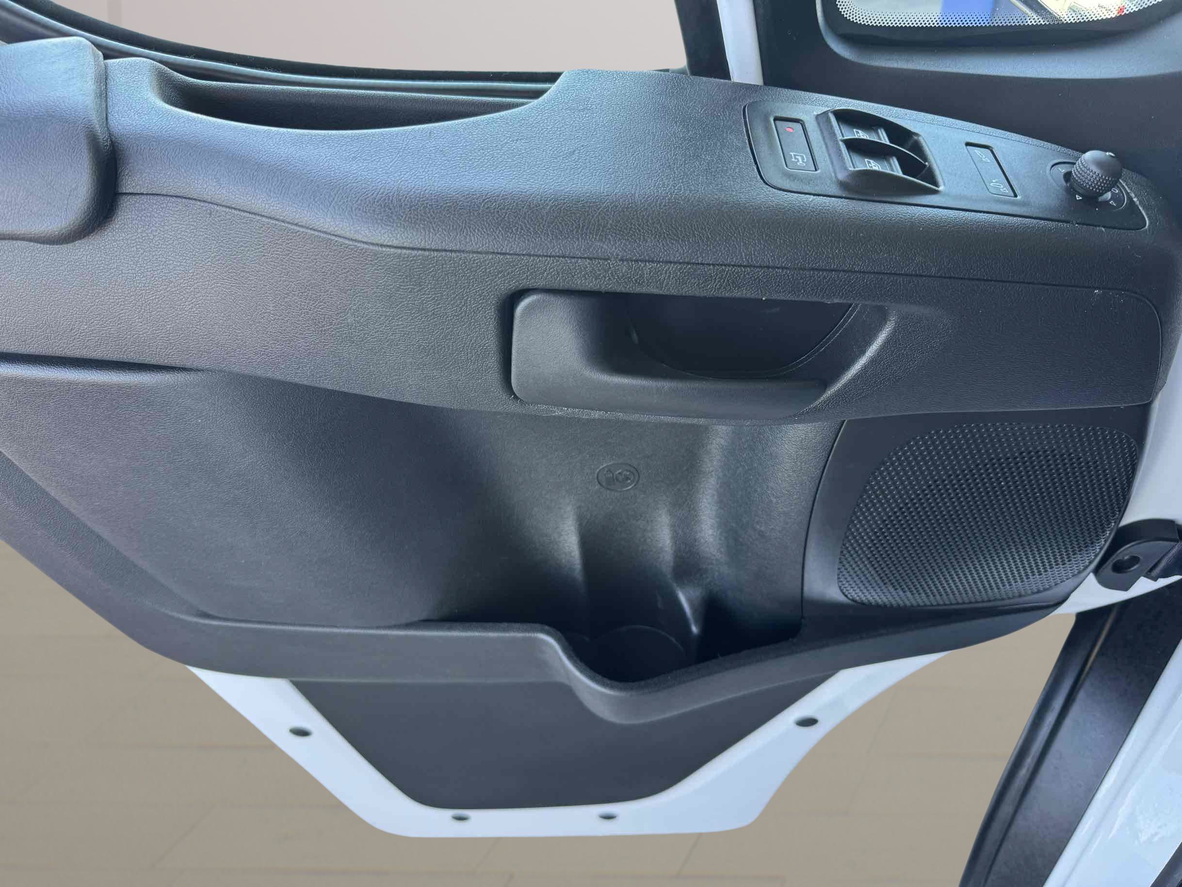 Used 2025 RAM ProMaster 2500 w/ Convenience Group FWD image 9