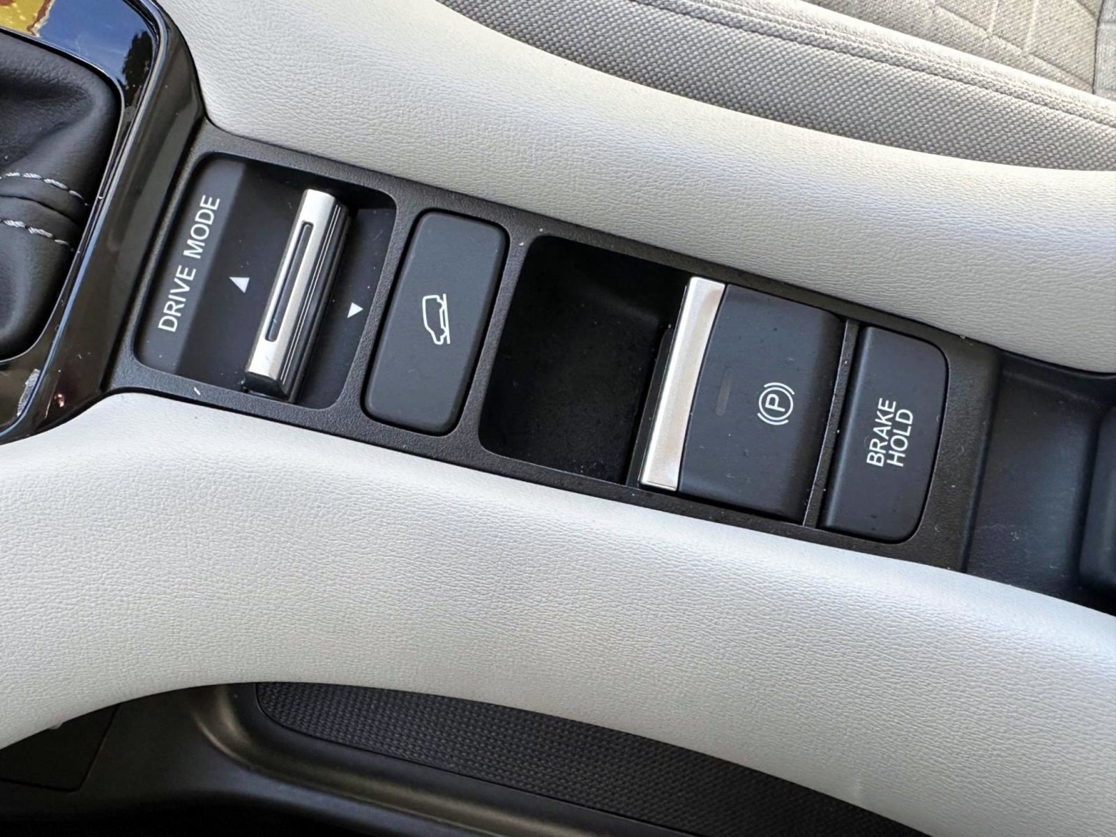Used 2024 Honda HR-V LX image 24