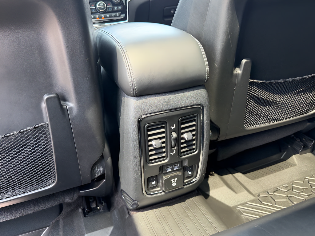Used 2019 Jeep Grand Cherokee Overland AWD/4WD image 25