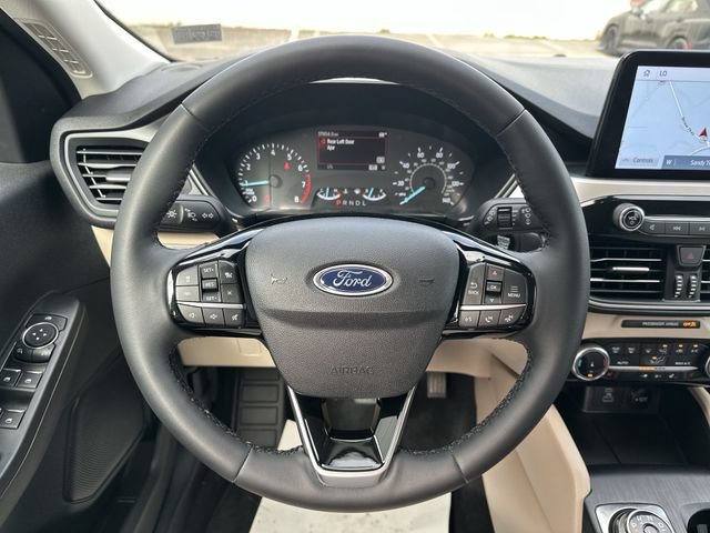 Used 2022 Ford Escape SE w/ SE Sport Appearance Package AWD/4WD image 13