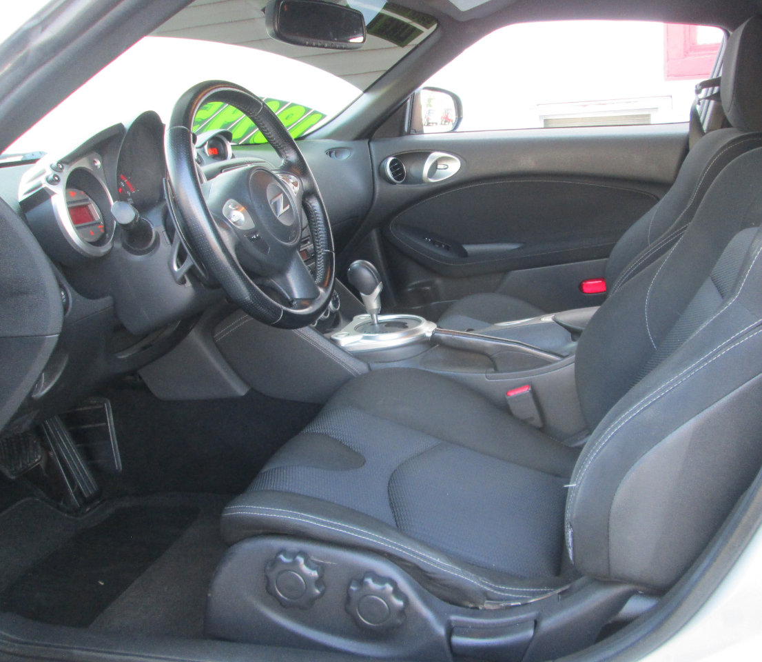 Used 2012 Nissan 370Z Coupe image 10