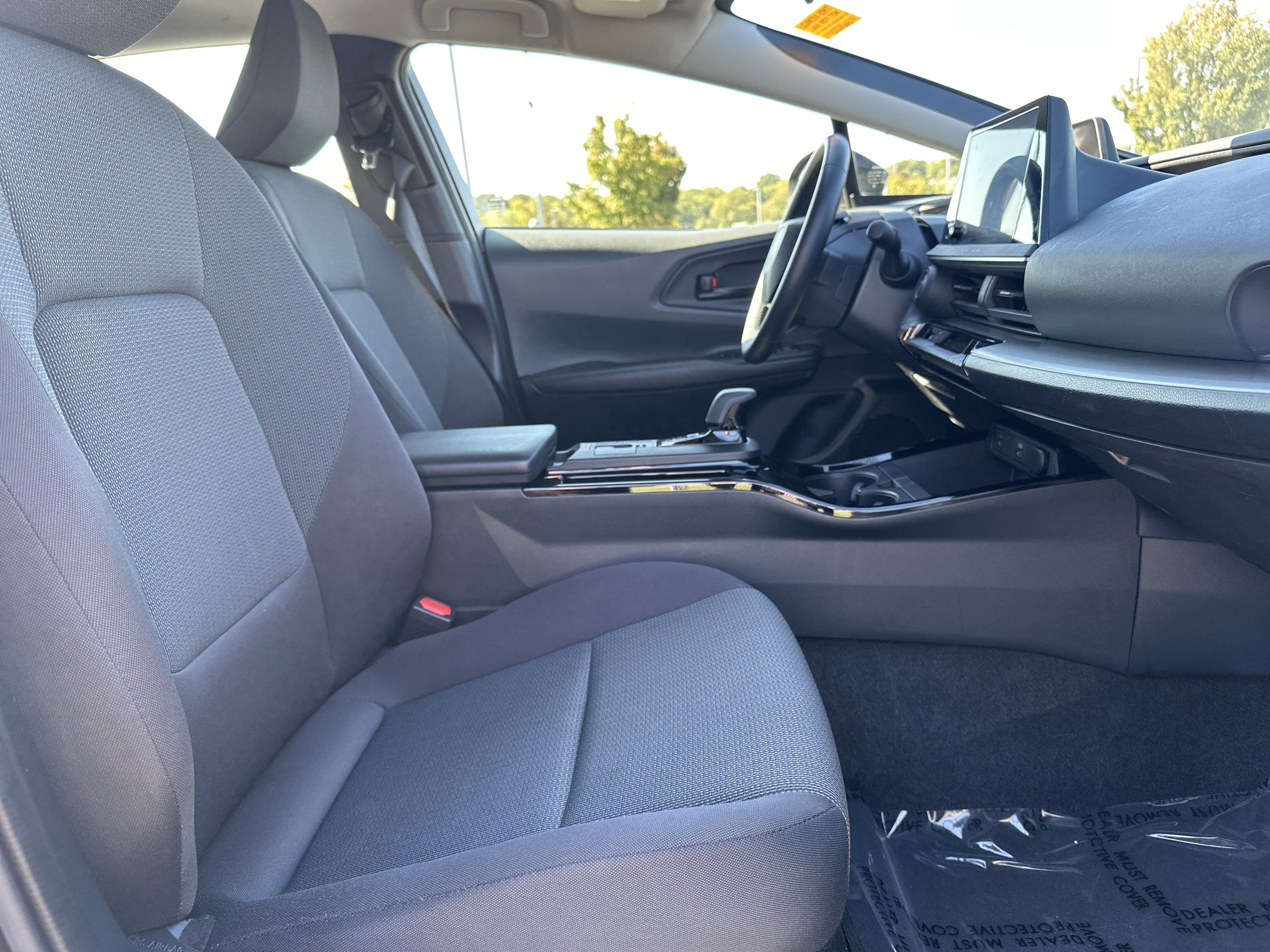 Used 2024 Toyota Prius LE image 32