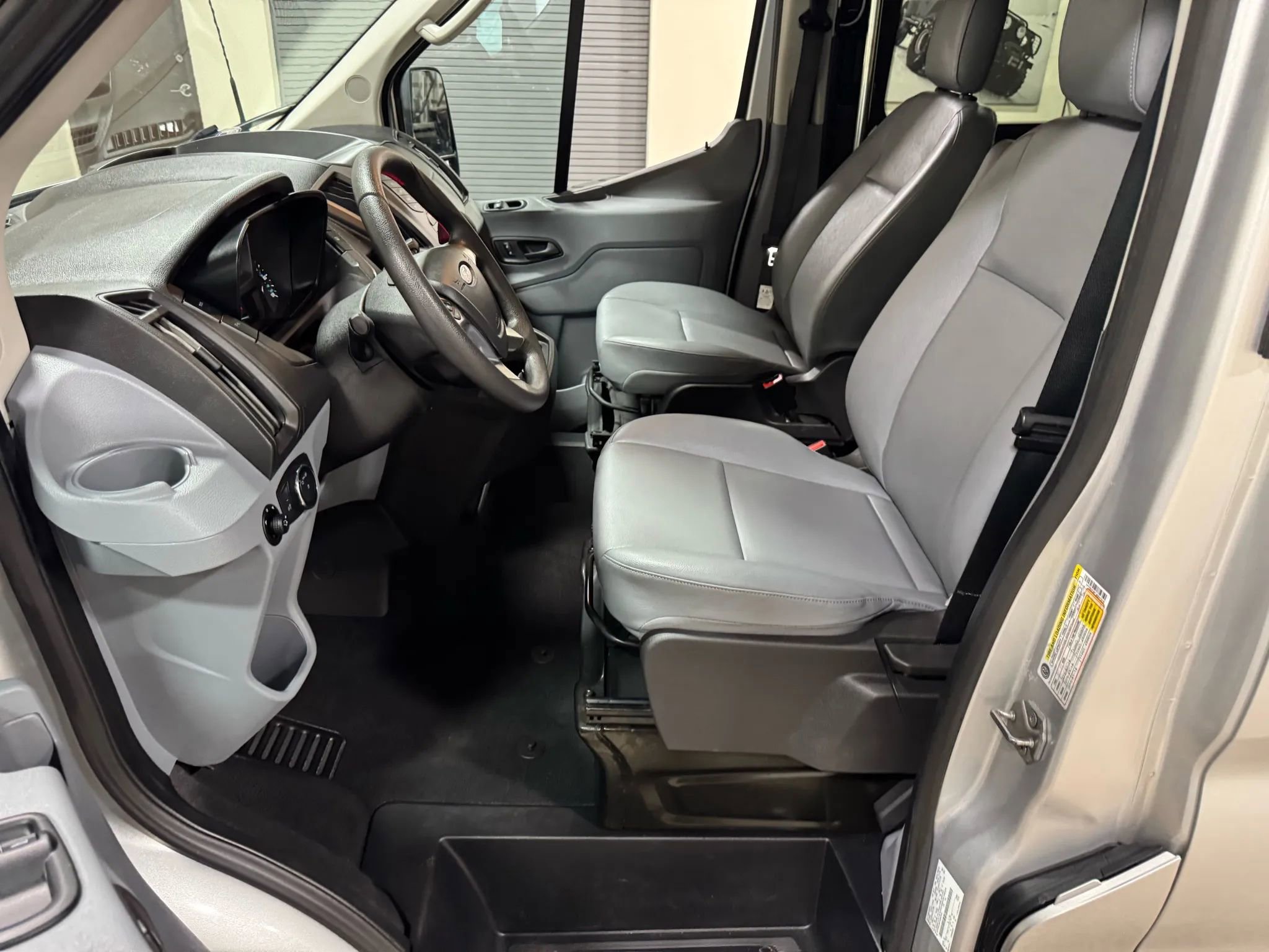 Used 2018 Ford Transit 250 148 Medium Roof image 39