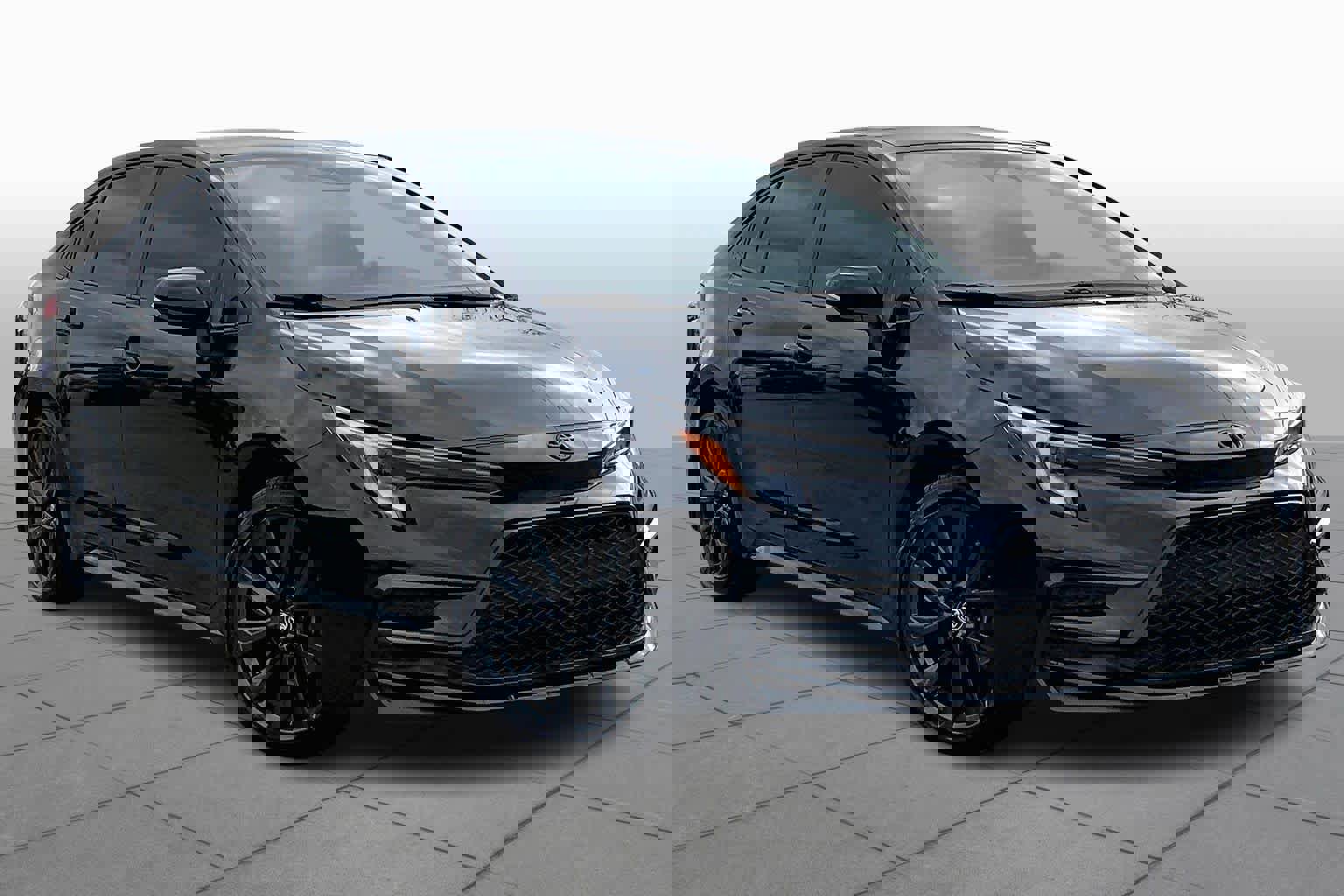 Used 2024 Toyota Corolla SE image 2