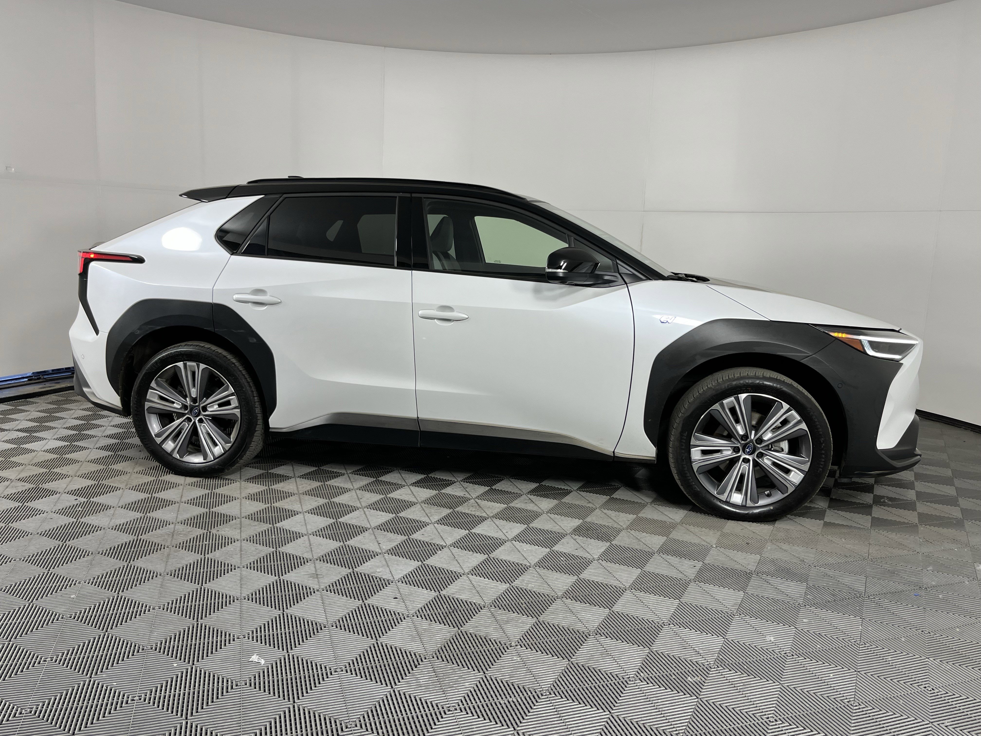 Used 2023 Subaru Solterra AWD image 6