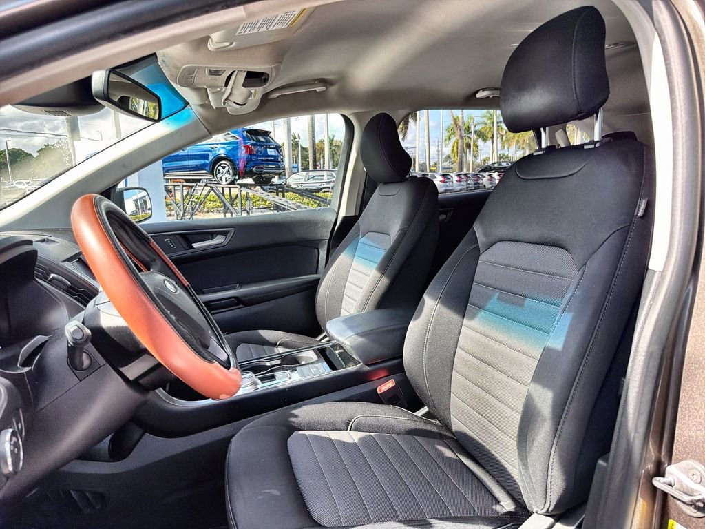 Used 2019 Ford Edge SE image 24