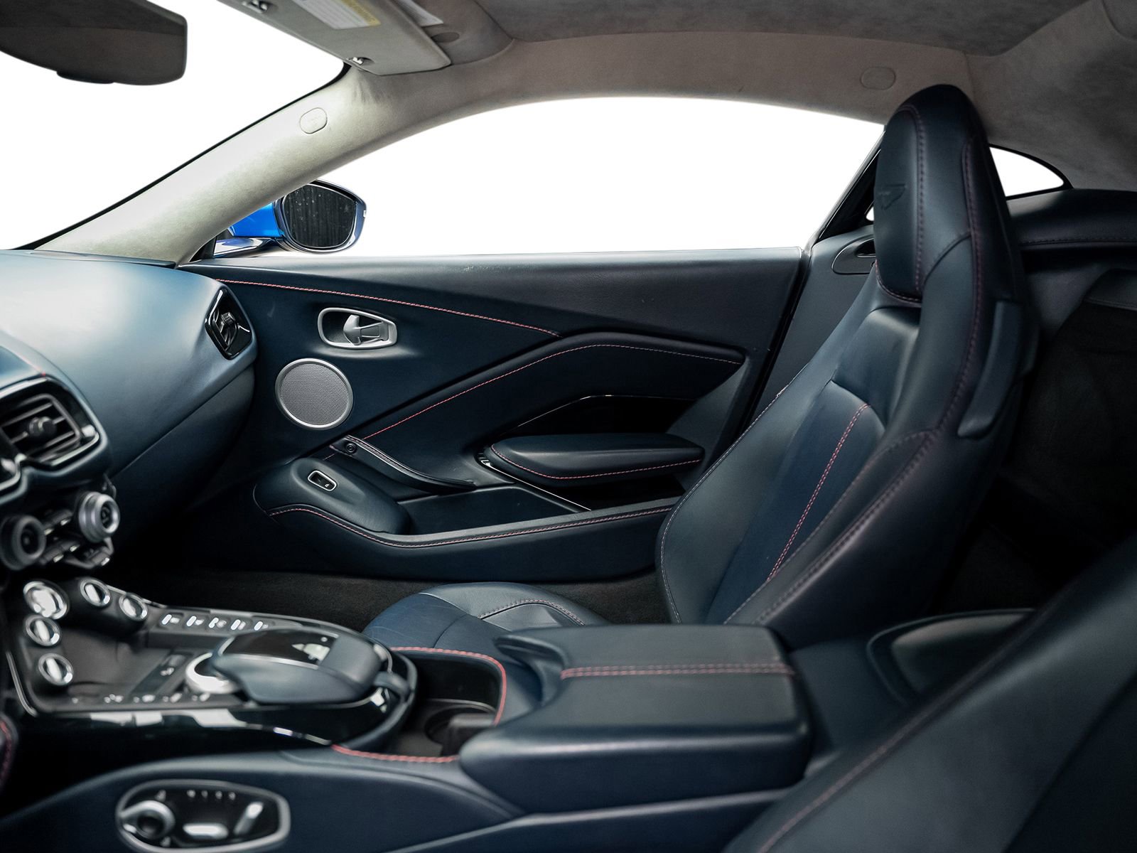Used 2020 Aston Martin V8 Vantage Coupe RWD image 56