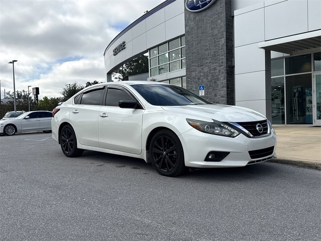 Used 2017 Nissan Altima 2.5 SR w/ Midnight Edition Package image 10