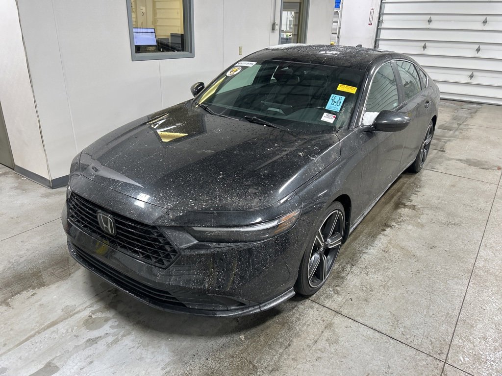 Used 2024 Honda Accord Sport image 2