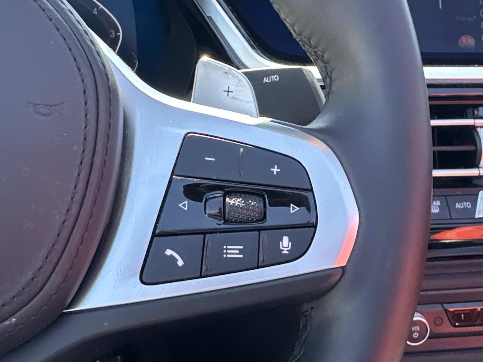 Certified 2024 BMW Z4 sDrive30i w/ Shadowloine Package image 14