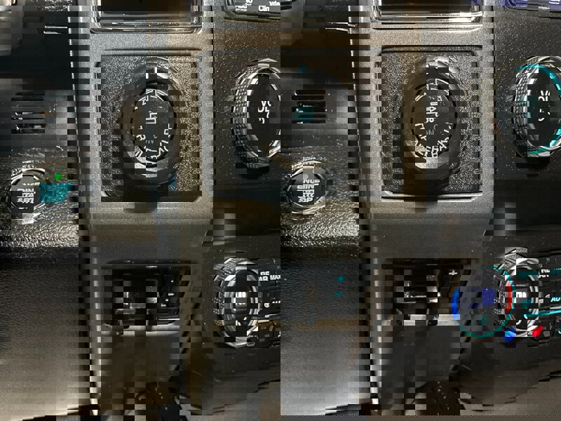 Used 2019 Ford Expedition Max XLT w/ Equipment Group 202A image 18