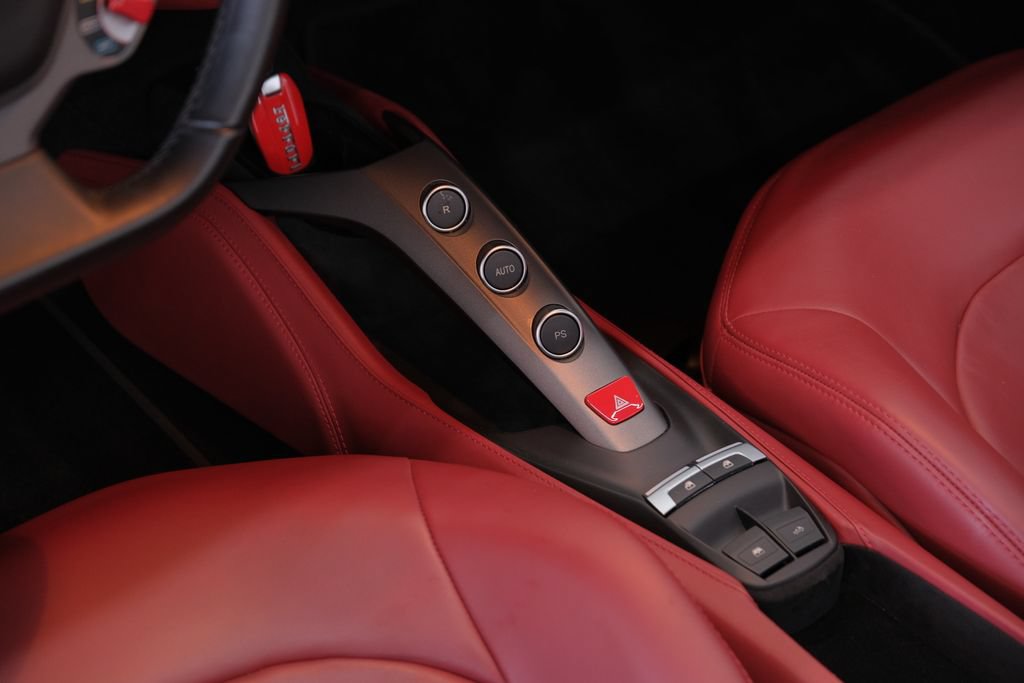 Used 2018 Ferrari 488 Spider RWD image 12