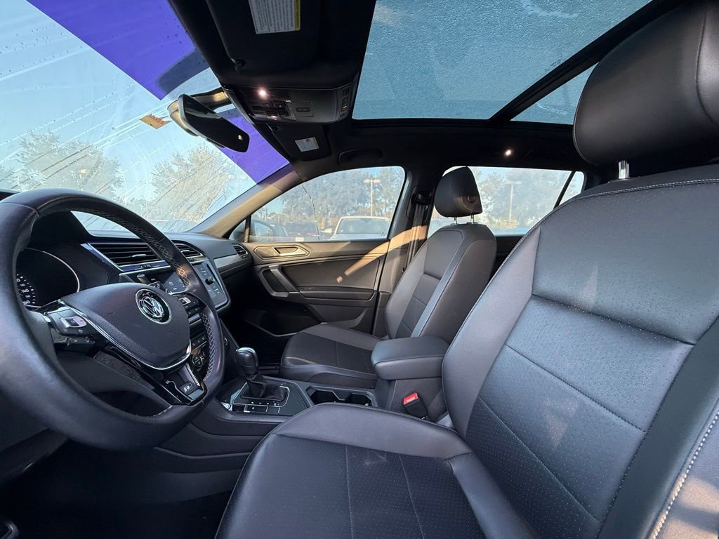 Used 2020 Volkswagen Tiguan SE R-Line image 16