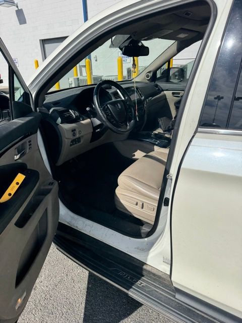 Used 2016 Honda Pilot Touring image 2