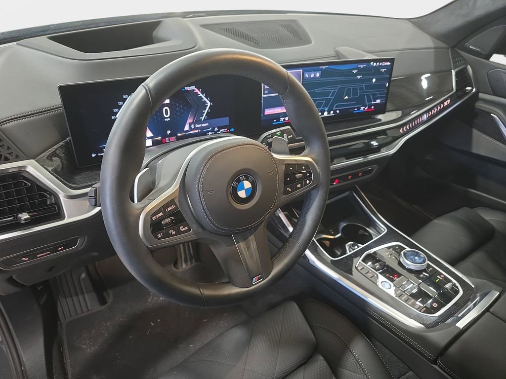 Used 2026 BMW X7 xDrive40i w/ M Sport Package image 16