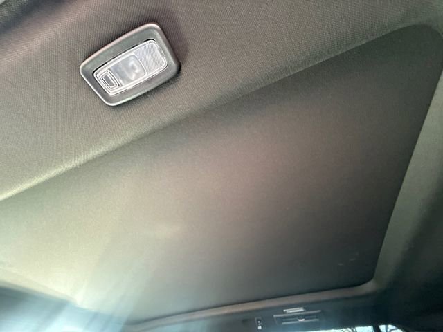 Used 2025 GMC Yukon AT4 Ultimate image 17