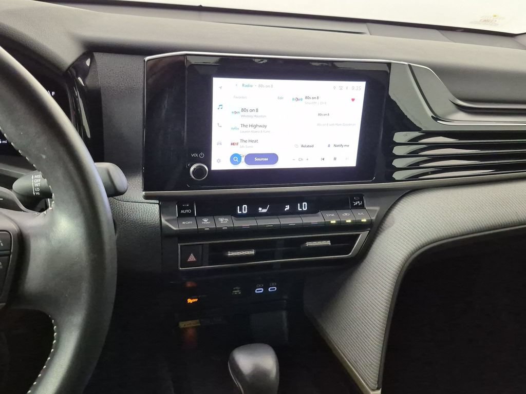 Used 2025 Toyota Camry SE FWD image 22