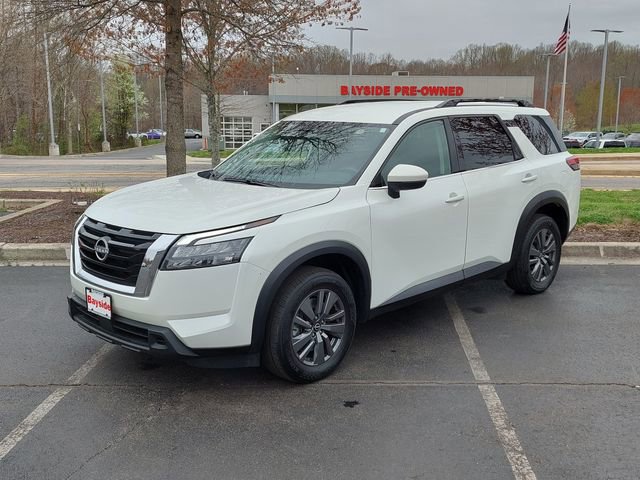 Used 2024 Nissan Pathfinder SV FWD image 9