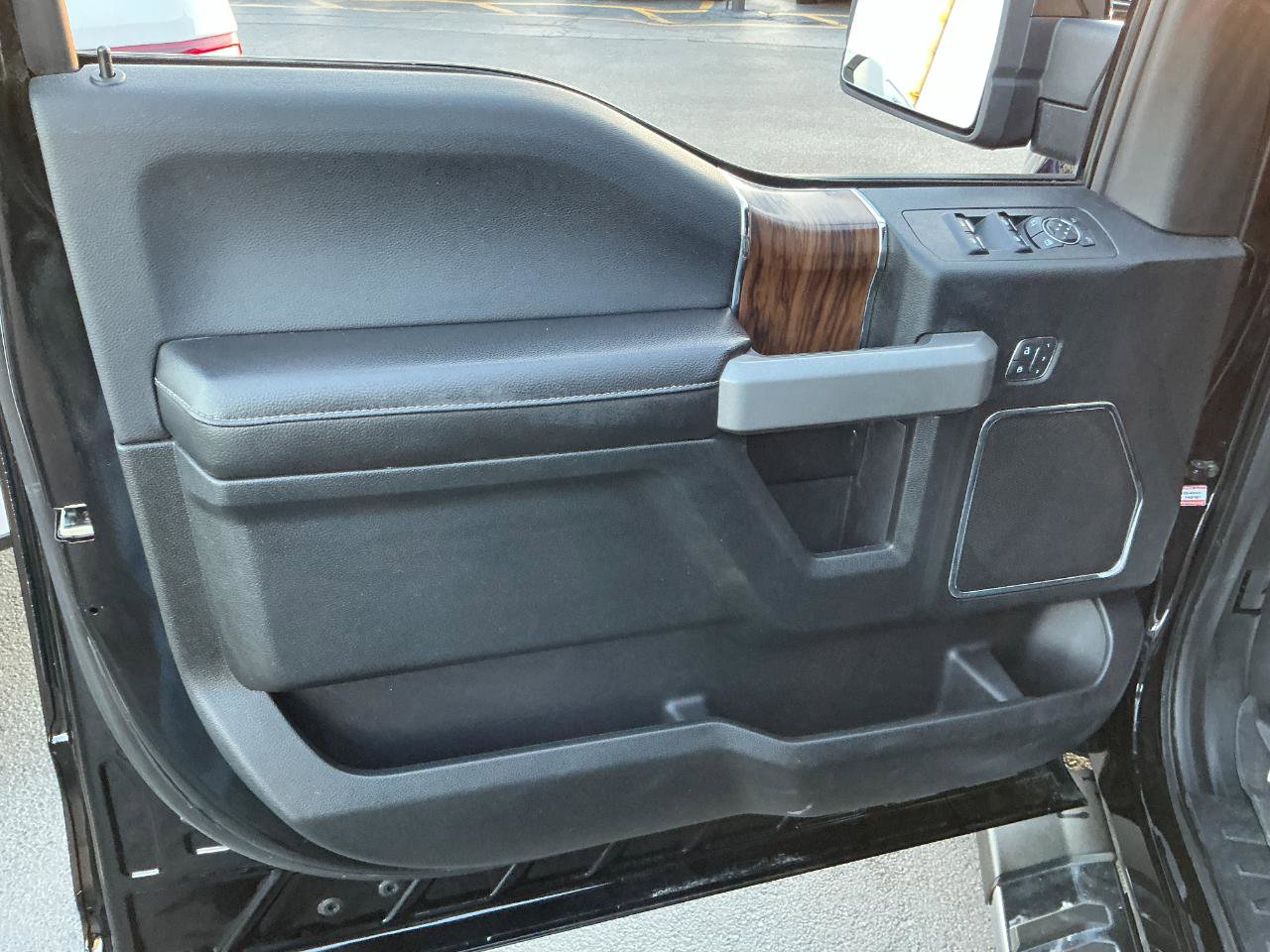 Used 2018 Ford F150 Lariat w/ Max Trailer Tow Package image 6