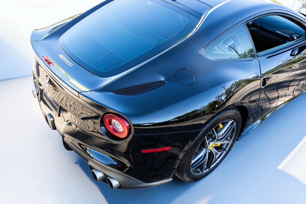 Used 2014 Ferrari F12 Berlinetta RWD image 20