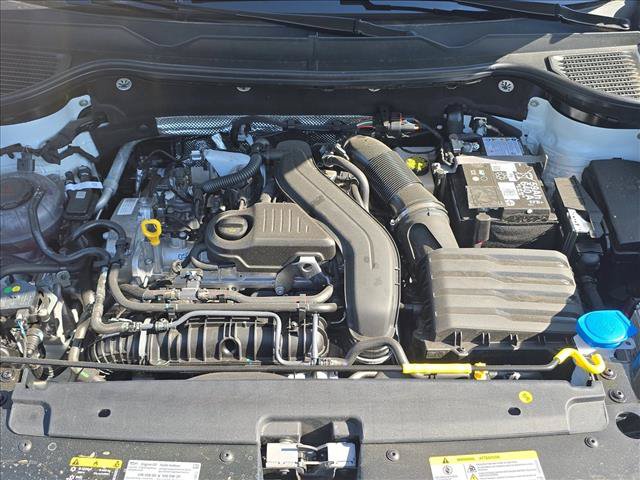 New 2026 Volkswagen Taos SE FWD image 19