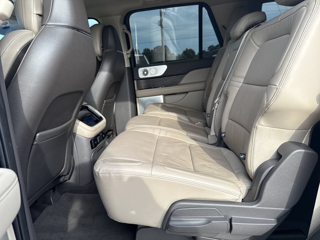 Used 2022 Lincoln Navigator Reserve AWD/4WD image 25