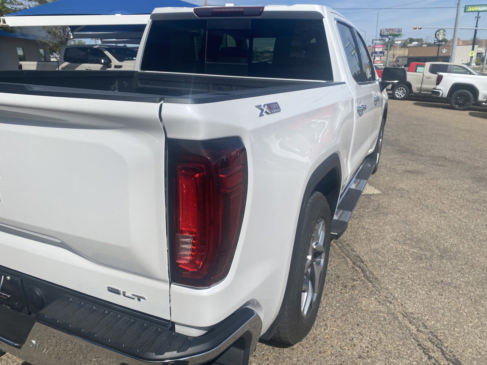 Used 2023 GMC Sierra 1500 SLT AWD/4WD image 8