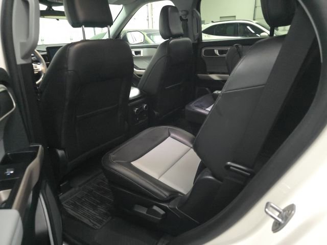Used 2023 Ford Explorer XLT w/ Equipment Group 202A image 14