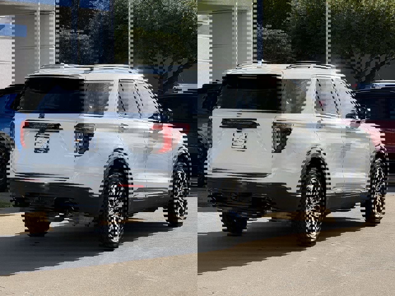 Used 2023 Ford Explorer ST-Line w/ Class IV Trailer Tow Package image 4