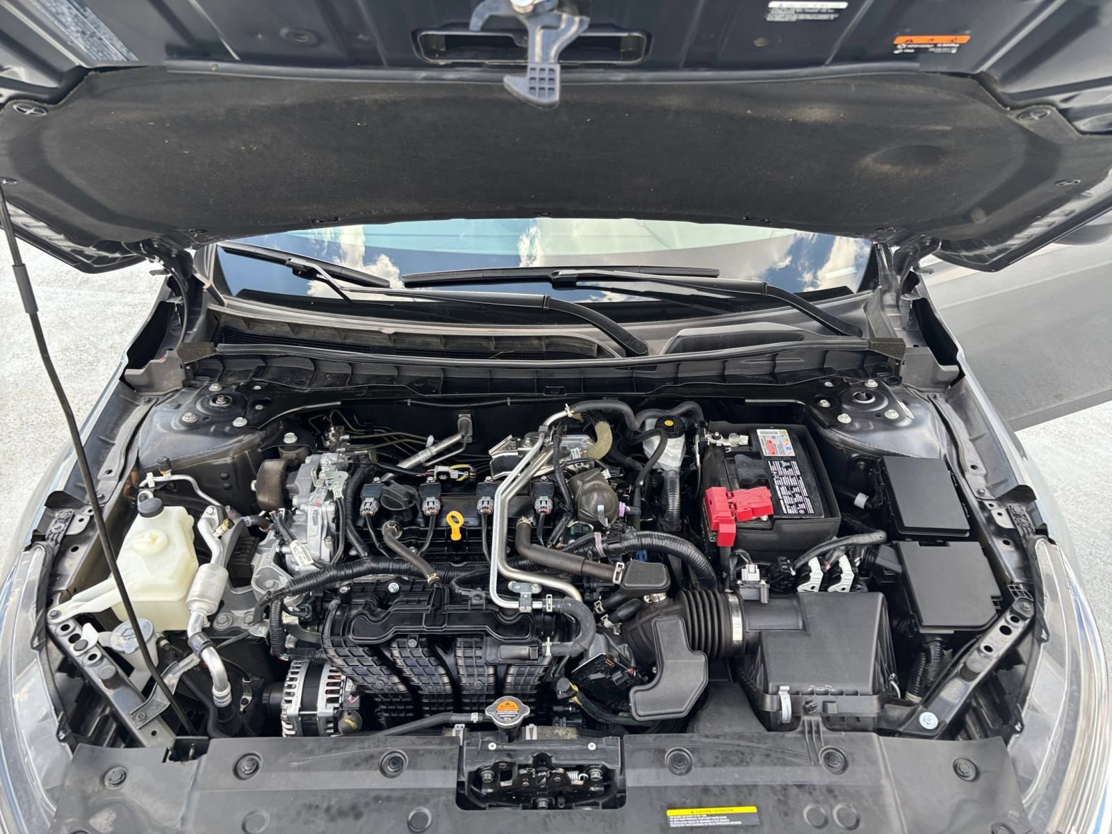 Used 2025 Nissan Altima 2.5 SV FWD image 31