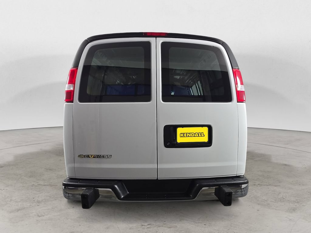 Used 2024 Chevrolet Express 2500 w/ Driver Convenience Package RWD image 4
