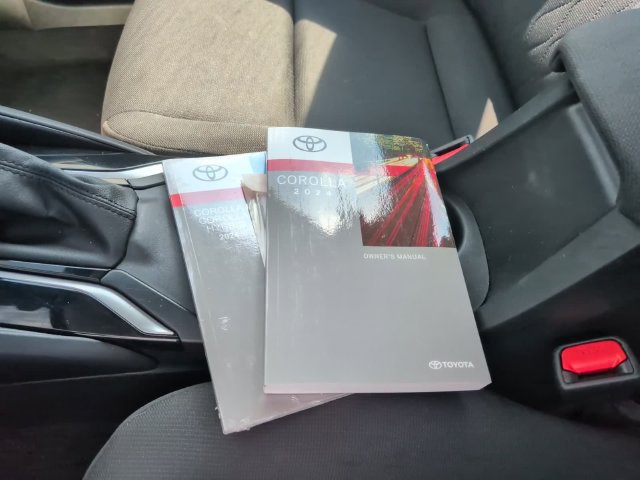 Certified 2024 Toyota Corolla LE FWD image 3