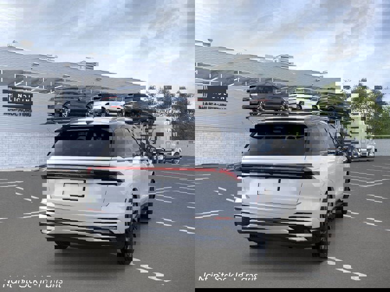 New 2026 Lincoln Nautilus Reserve image 8