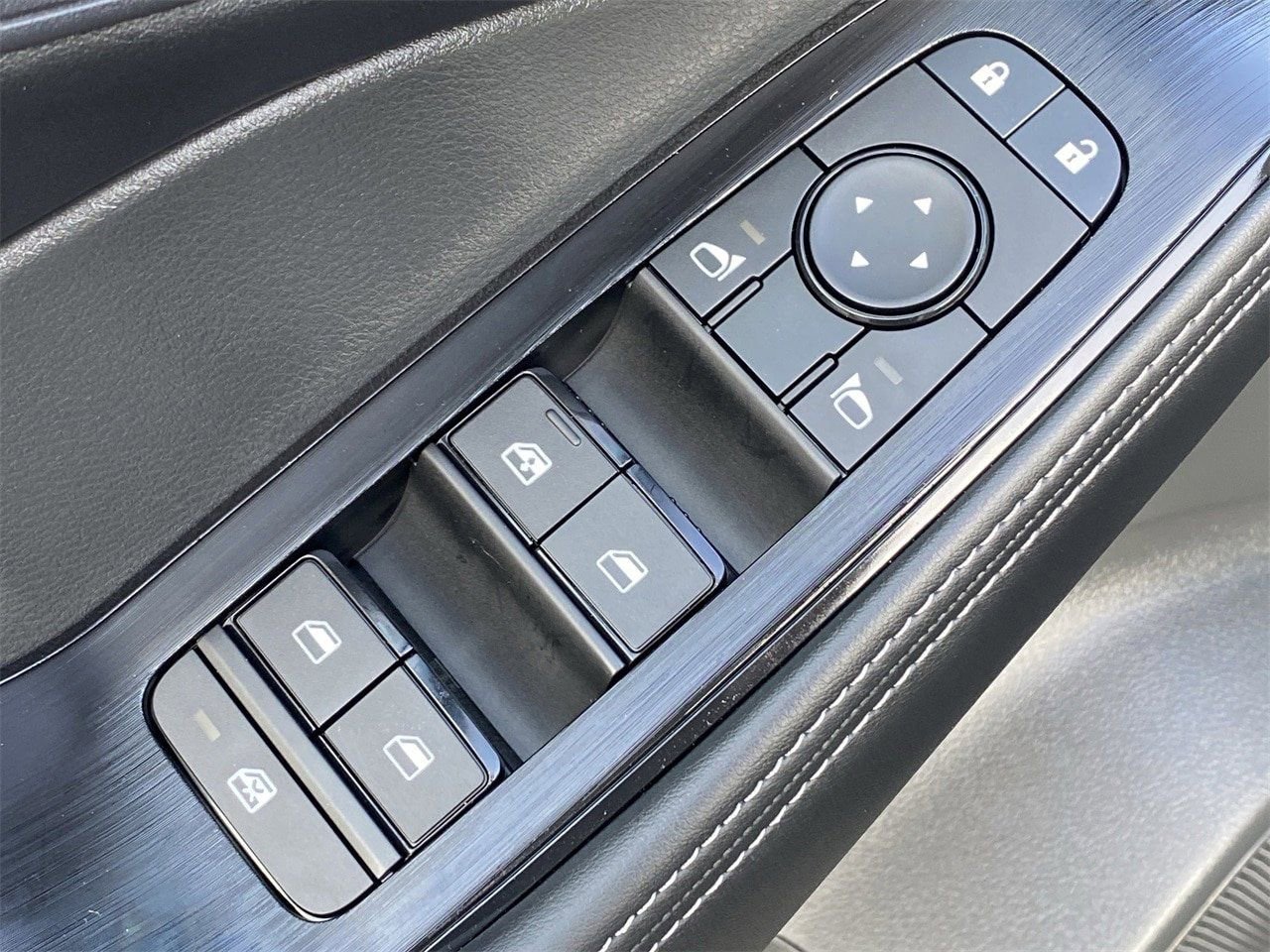 New 2026 Nissan Rogue SV image 23