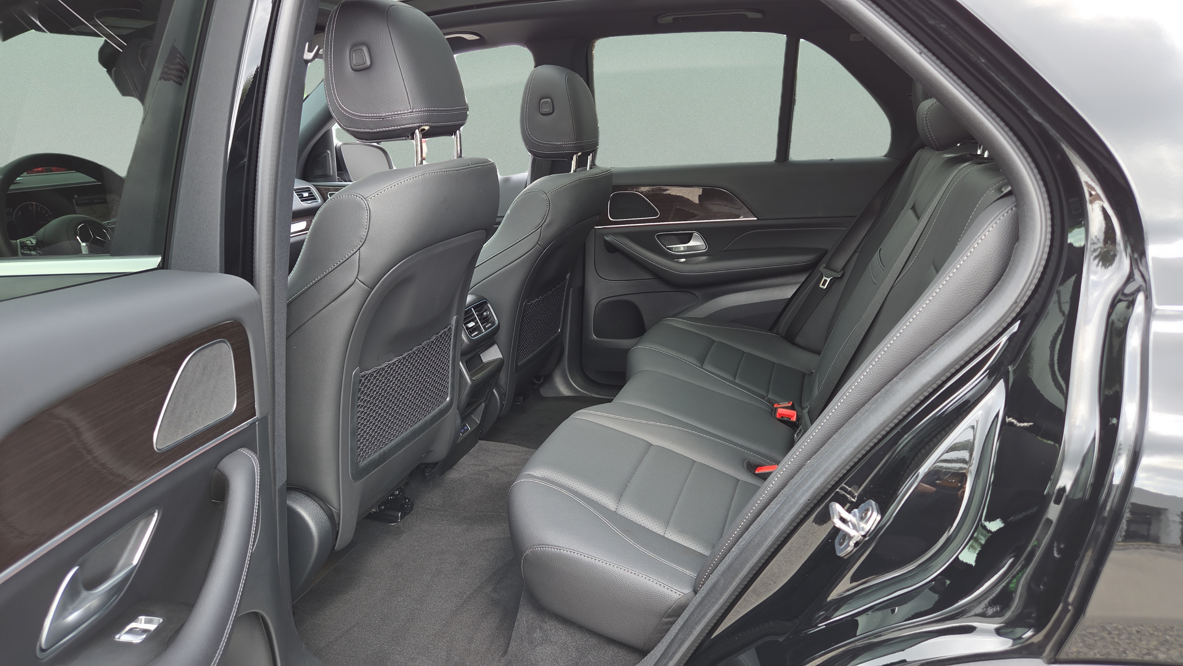 Used 2025 Mercedes-Benz GLE 450e 4MATIC image 11