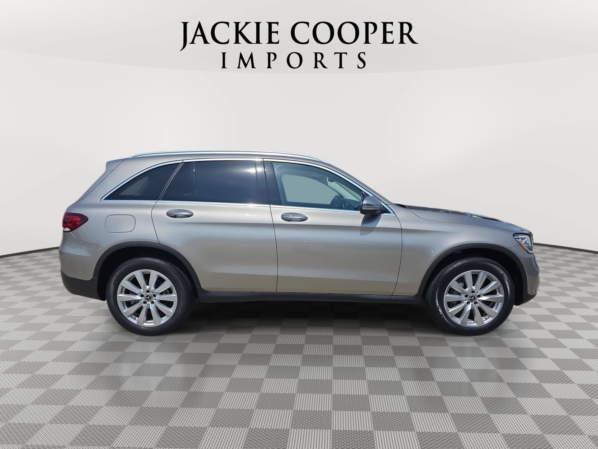 Used 2021 Mercedes-Benz GLC 300 4MATIC image 4