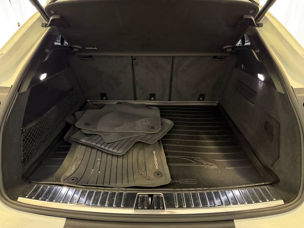 Certified 2022 Porsche Cayenne Platinum Edition AWD/4WD image 28