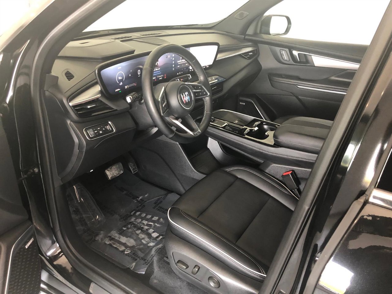 Used 2025 Buick Enclave Preferred image 5