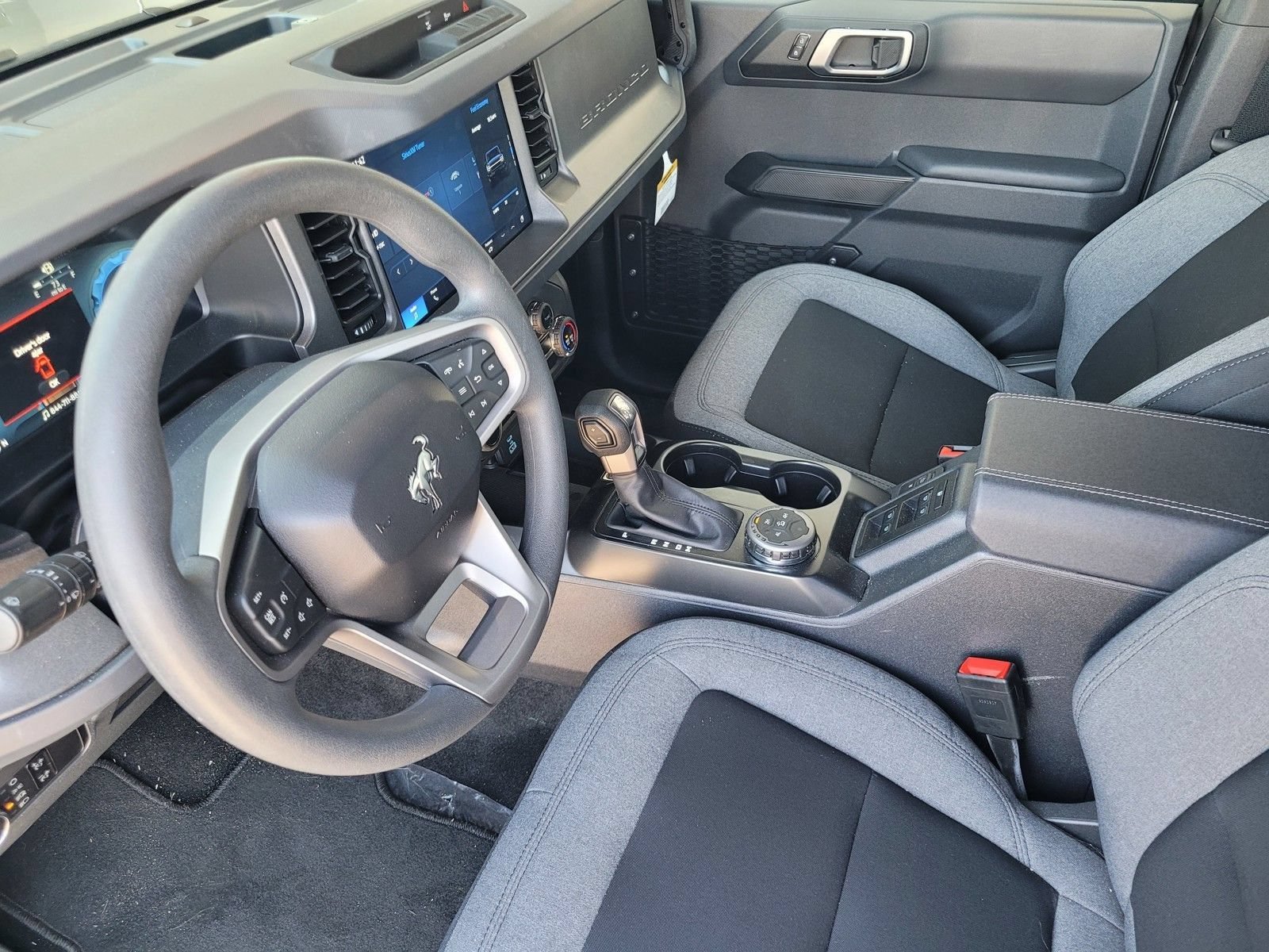 Used 2025 Ford Bronco 4-Door AWD/4WD image 18